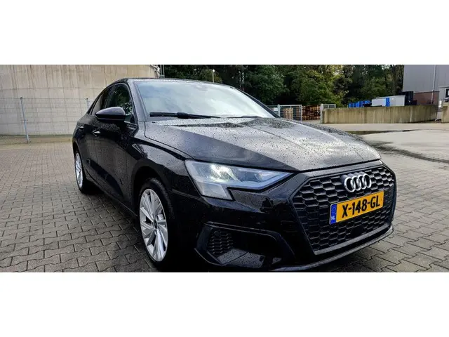 Audi A3 Limousine 30 TFSI Pro Line 2023 Hybride Benzine 2