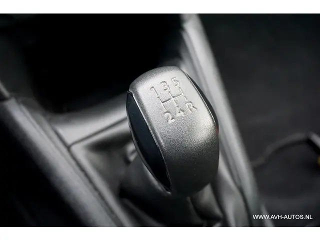 Peugeot 208 1.2 VTi Urban Soul 2013 Benzine 17