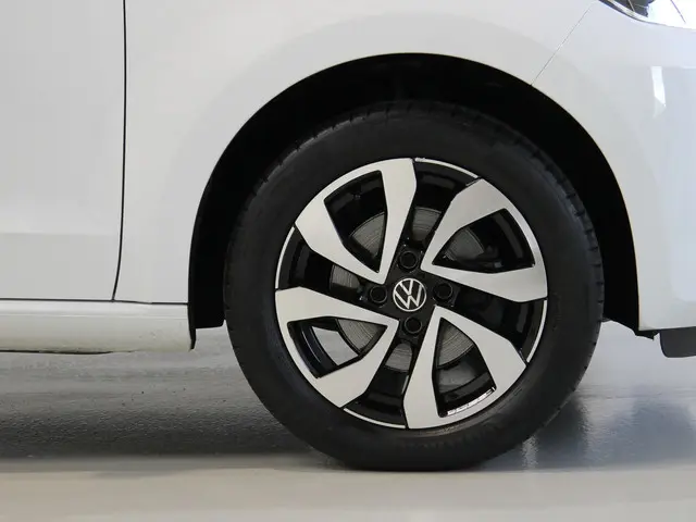 Volkswagen up! 1.0 Active 5drs. Clima | Apps 2021 Benzine 17