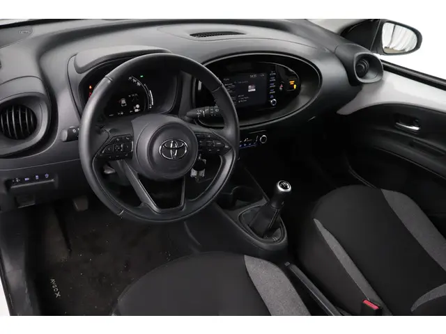 Toyota Aygo X 1.0 VVT-i MT first 2023 Benzine 9