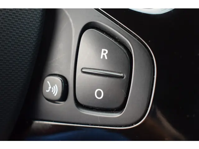 Renault Clio 0.9 TCE Expression 2015 Benzine 23