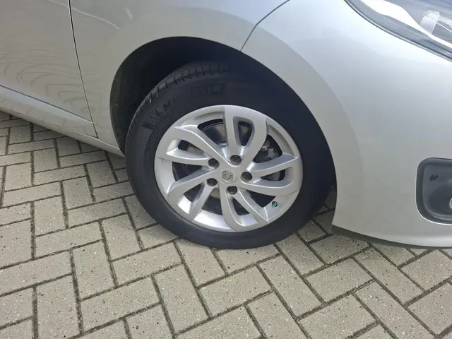 Renault Mégane Estate 1.2 TCe Limited 2016 Benzine 17