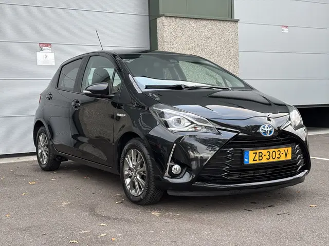 Toyota Yaris 1.5 Hybrid Dynamic 2019 Hybride Benzine 3