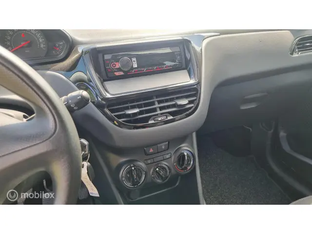 Peugeot 208 1.2 VTi Access 2013 Benzine 10