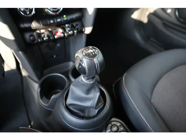 MINI 3-Deurs Cooper 2019 Benzine 12