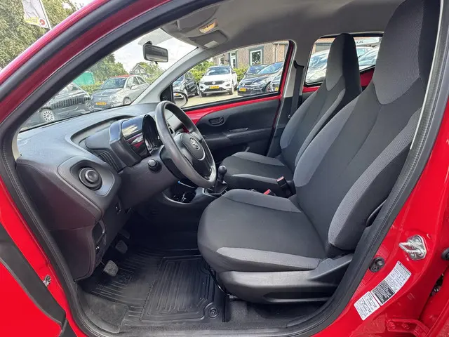 Toyota Aygo 1.0 VVT-i x 2019 Benzine 15