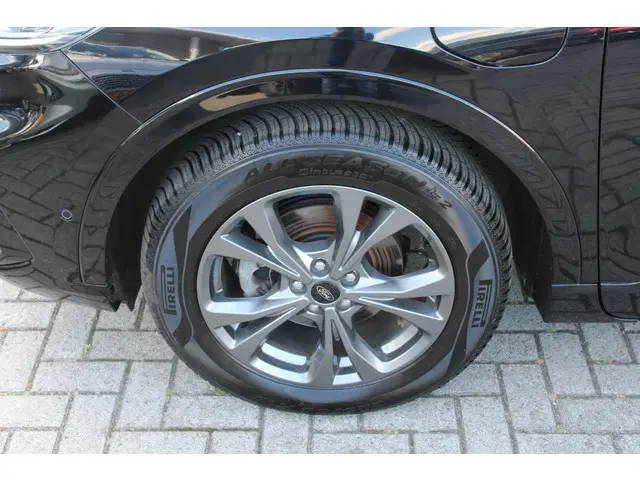 Ford Kuga 2.5 PHEV ST-Line 2022 Hybride Benzine 35