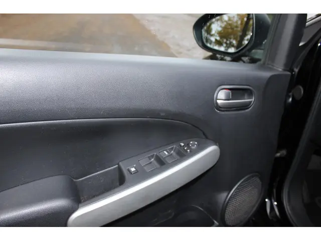 Mazda 2 1.3 Hanabi 2013 Benzine 8