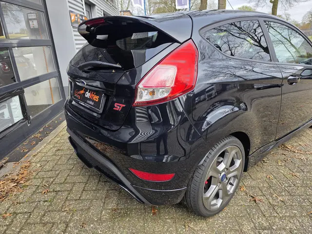 Ford Fiesta 1.6 ST2 2014 Benzine 21