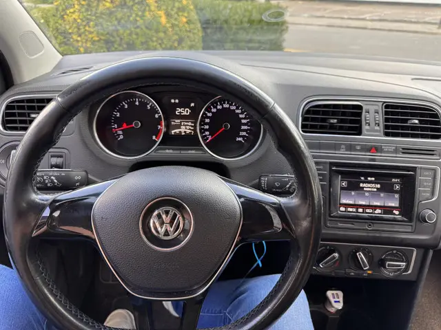 Volkswagen Polo 1.2 TSI Comfortline 2016 Benzine 8