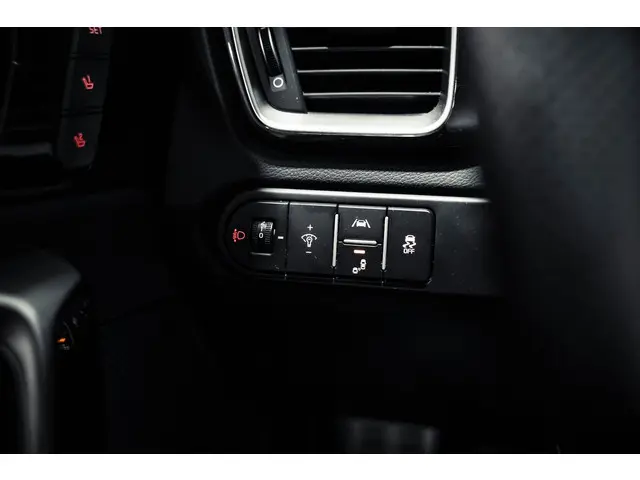 Kia Ceed 1.6 T-GDi GT 2023 Benzine 39