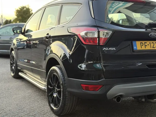 Ford Kuga 1ste eigenaar 1.5 EcoB. Trend Ult. 2017 Benzine 6
