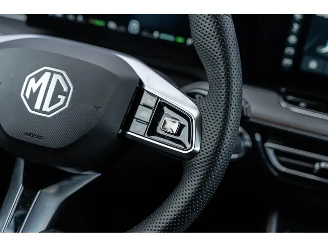 MG HS Plug-in Hybrid 1.5 Luxury 2024 Hybride Benzine 38