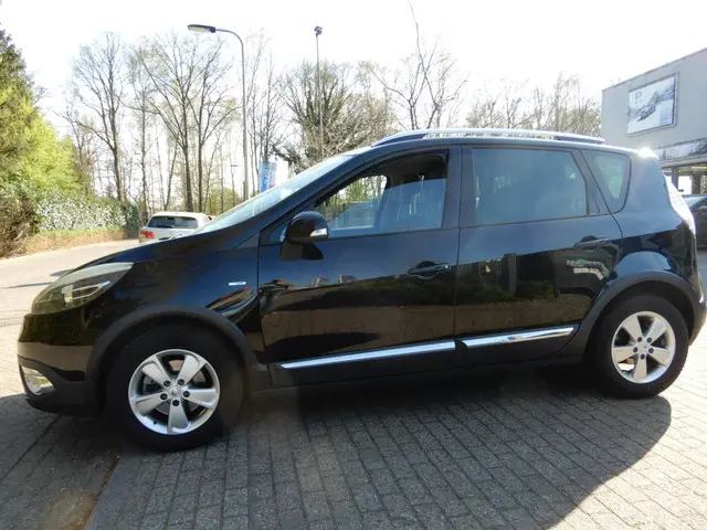 Renault Scénic Xmod 1.2 TCe Bose 2014 Benzine 26