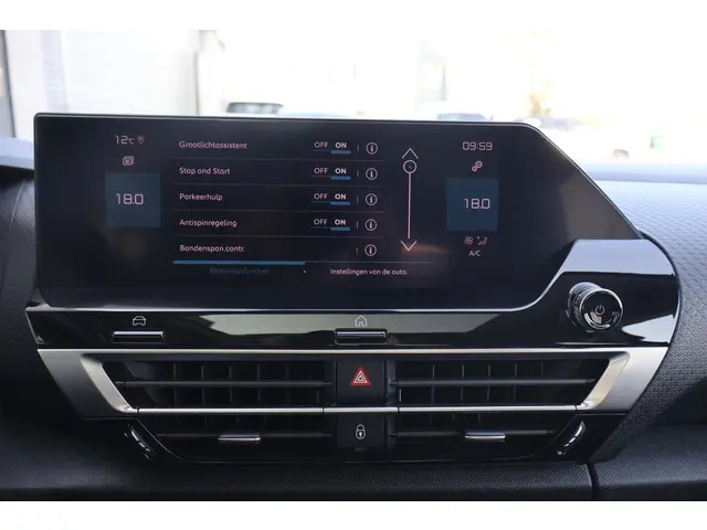 Citroën C4 1.2 Puretech Shine Pack Business 2023 Benzine 22
