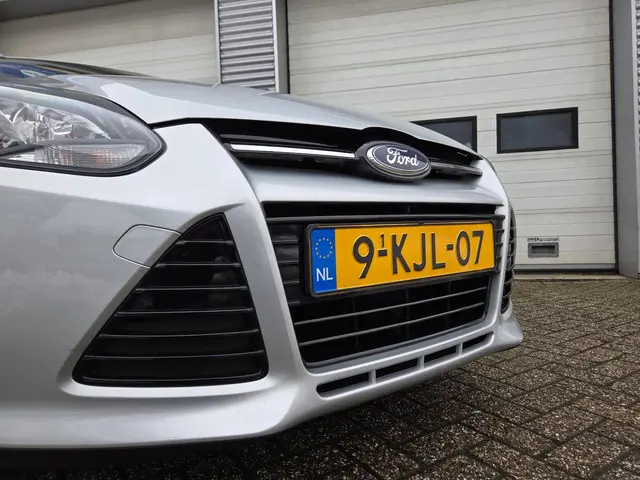 Ford Focus Wagon 1.0 EcoBoost Titanium 2013 Benzine 4