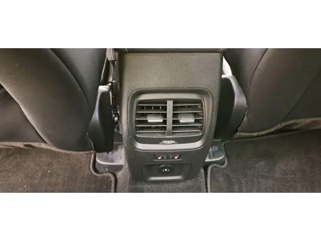 Ford Kuga 2.5 PHEV Titanium 2024 Hybride Benzine 21