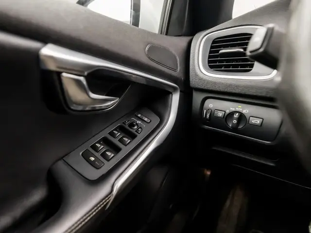 Volvo V40 2.0 D2 R-Design 2016 Diesel 22