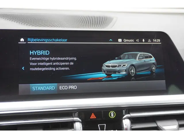 BMW 3 Serie Touring 330e 2021 Hybride Benzine 18