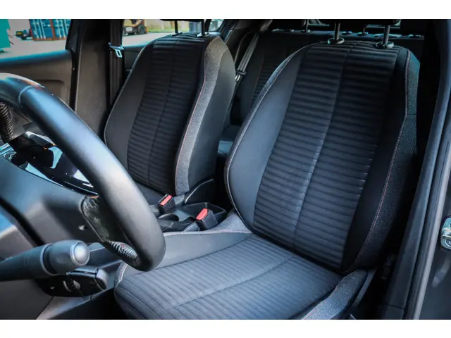 Peugeot 208 1.2 PureTech Active 2020 Benzine 11