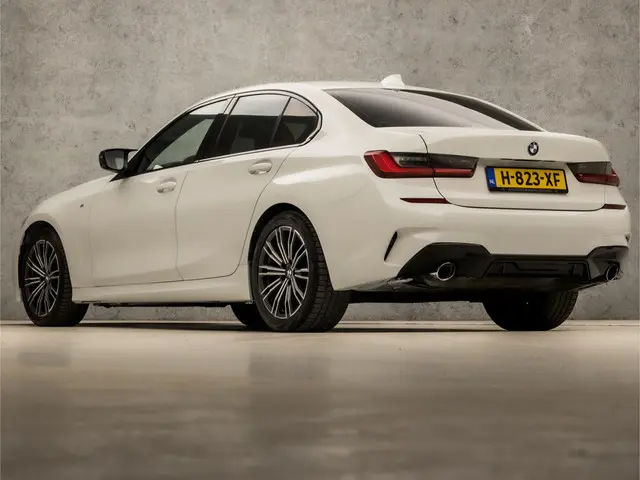 BMW 3 Serie 320i M Sport 2020 Benzine 3
