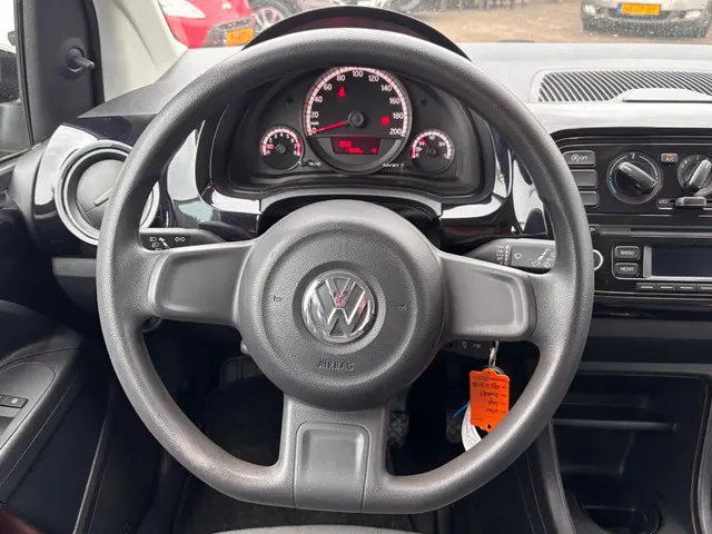 Volkswagen up! 1.0 move up! BlueM. 2015 Benzine 7