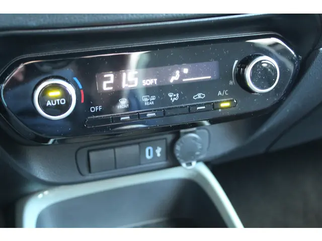 Toyota Aygo X 1.0 VVT-i MT Pulse Bi-tone 2024 Benzine 9