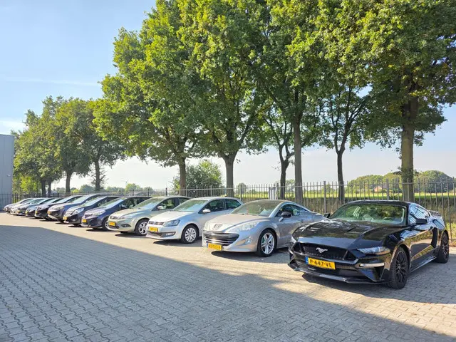 Mercedes-Benz GLA 180 Prestige 2015 Benzine 39