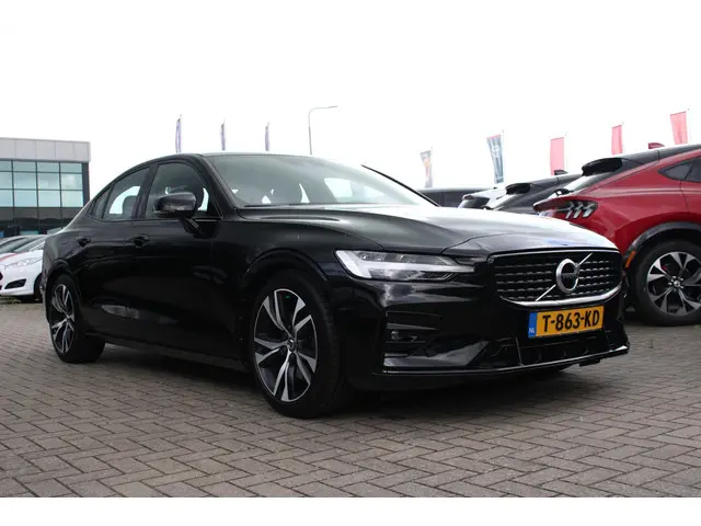 Volvo S60 2.0 B3 R-Design 2021 Benzine 49