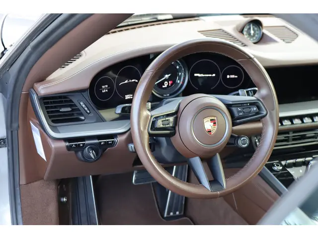 Porsche 911 Carrera S 2020 Benzine 21