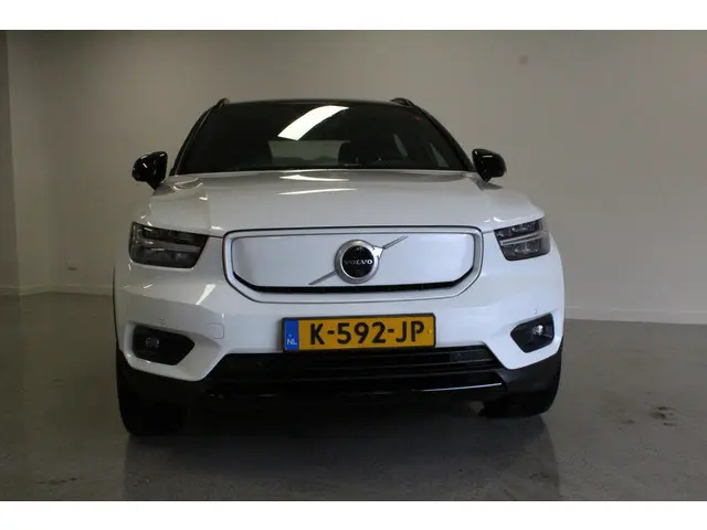Volvo XC40 3