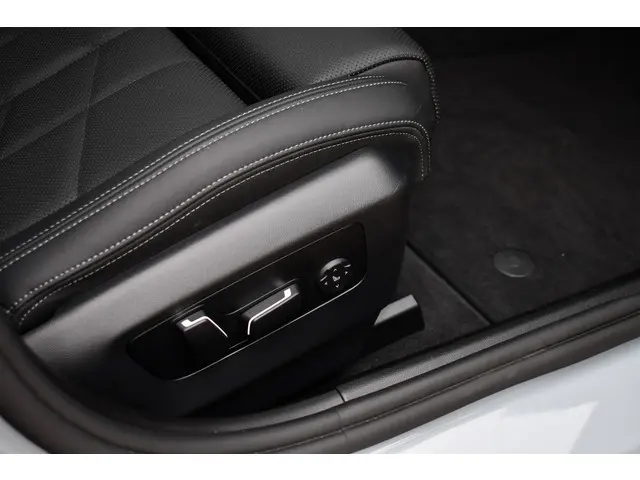 BMW 5 Serie Touring 520i M-Sport 2024 Benzine 73