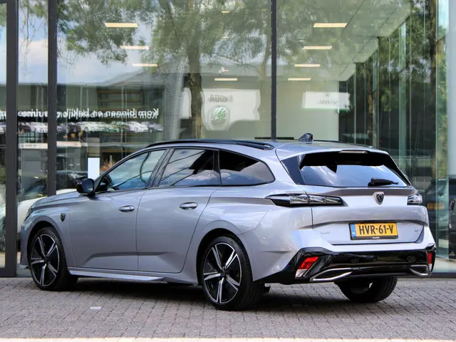 Peugeot 308 SW 1.2 PureTech GT 2023 Benzine 2
