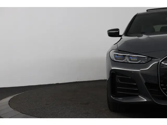 BMW i4 eDrive40 High Executive 84 kWh 2022 Elektrisch 31