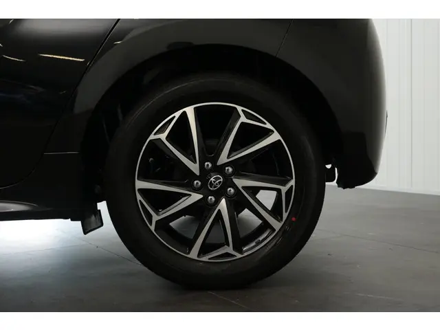 Toyota Yaris 1.5 VVT-i Dynamic, Full LED 2020 Benzine 4