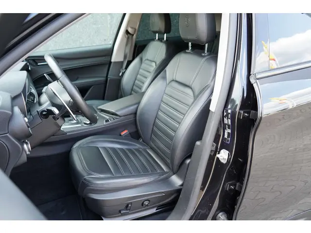 Alfa Romeo Stelvio 2.0 T AWD First Edition 2018 Benzine 14