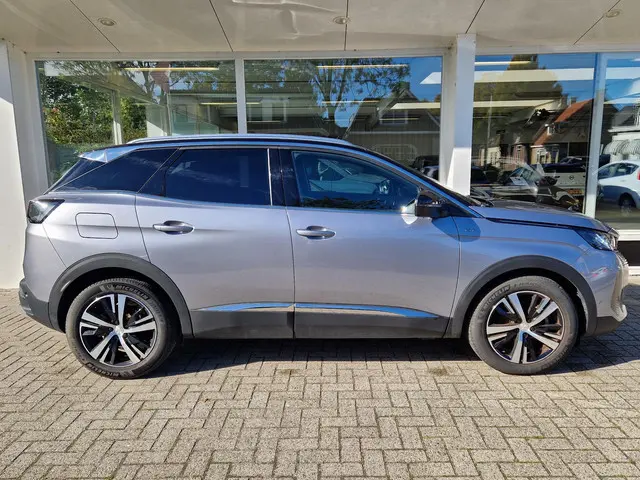 Peugeot 3008 1.2T 130pk GT 2024 Benzine 3