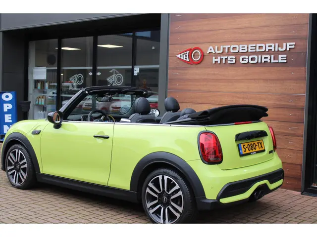MINI Cooper S Cabrio 3