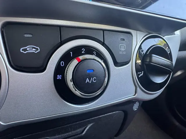 Hyundai i20 1.2i i-Catcher /Airco/Navi/Camera/ 2013 Benzine 15