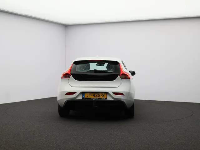 Volvo V40 2.0 T2 Nordic+ 2016 Benzine 19