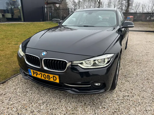 BMW 3 Serie Touring 318i Executive 2017 Benzine