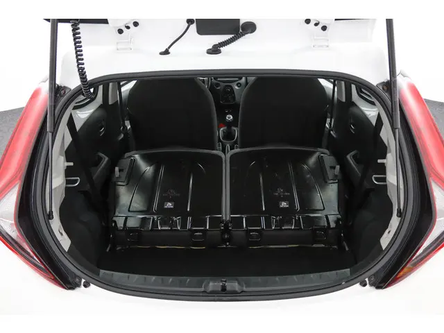 Toyota Aygo 1.0 VVT-i x-play 2022 Benzine 25