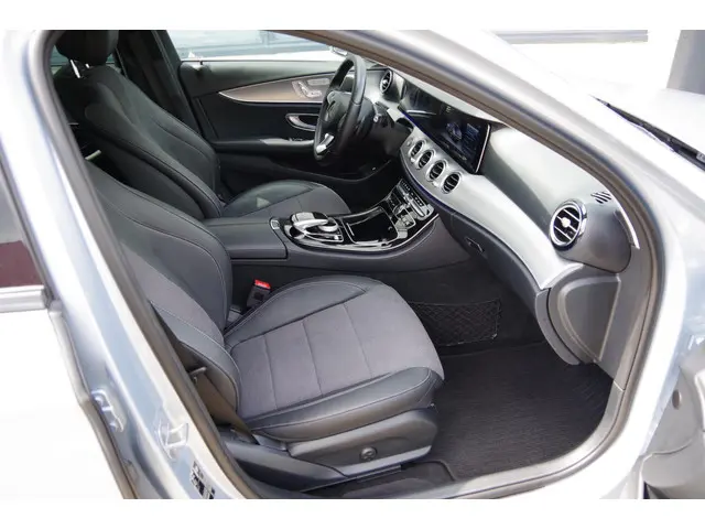 Mercedes-Benz E-Klasse 200 Prestige 2017 Benzine 27