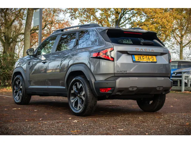 Dacia Duster extreme hybrid 140 2024 Hybride Benzine 36