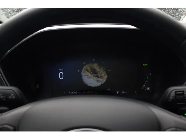 Ford Kuga 2.5 FHEV Titanium 2023 Hybride Benzine 48