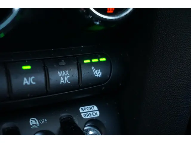 MINI 3-Deurs Cooper 2023 Benzine 15