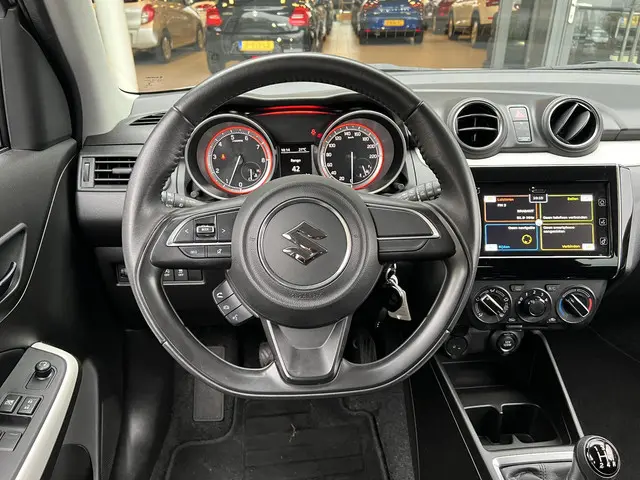 Suzuki Swift 1.2 Select Smart Hybrid 2021 Benzine 29