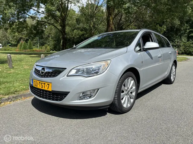 Opel Astra Sports Tourer 1.4 Turbo Sport 2012 Benzine 32