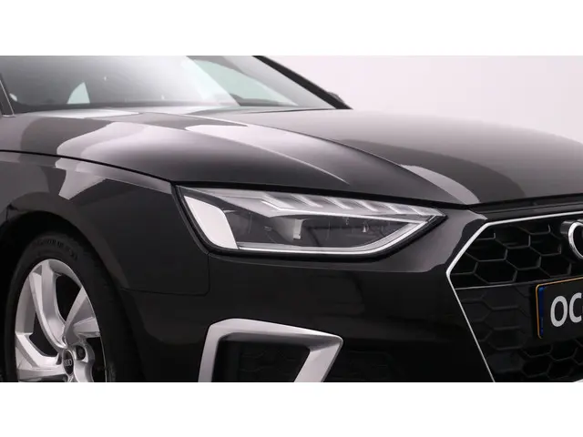 Audi A4 Avant 35 TFSI 150pk Competition 2021 Benzine 12