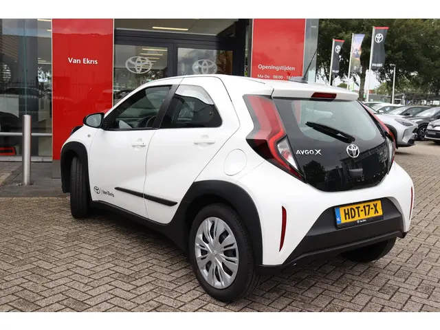 Toyota Aygo X 1.0 VVT-i MT Play, Armsteun 2025 Benzine 13